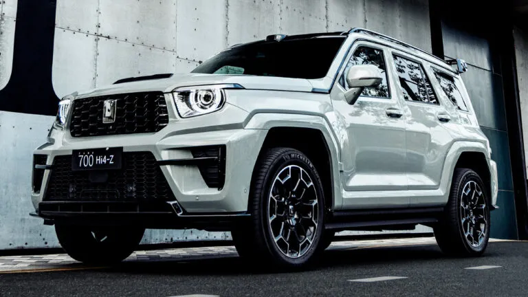 gwm-تكشف-tank-700-hi4-z…-suv-هجينة-بتركيز-على-الأداء-والطرق-الوعرة