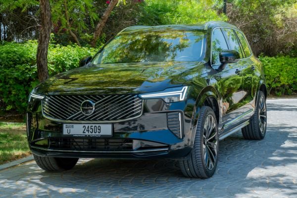 تجربة-فولفو-xc90-b5-ultra-black-edition-2026:-هل-ما-زالت-الـ-suv-السويدية-الفاخرة-تستحق-الشراء؟