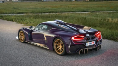 hennessey-venom-f5-m-roadster-الأولى-تصل-إلى-goodwood:-هايبركار-بقوة-2,031-حصاناً-وناقل-يدوي-وشعار-ذهبي
